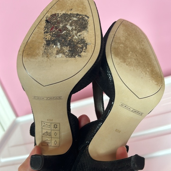 Black heels - Picture 5 of 5